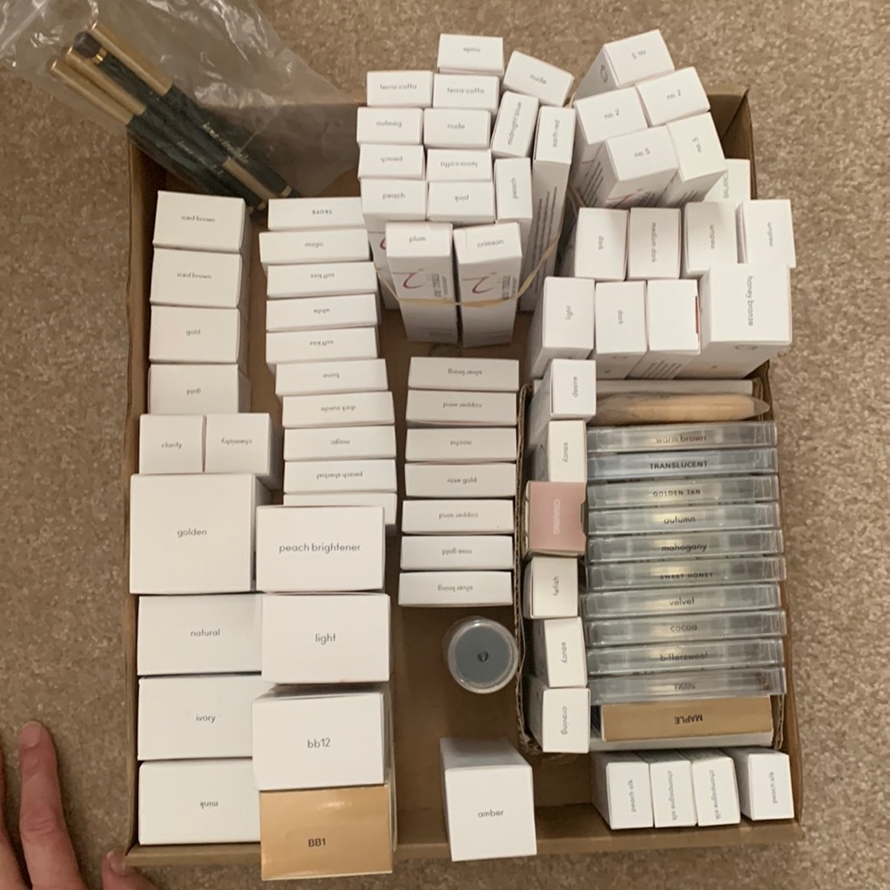 Last stock of Jane Iredale makeup.